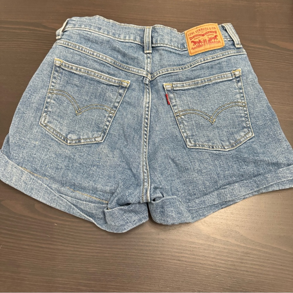 Levi’s shorts